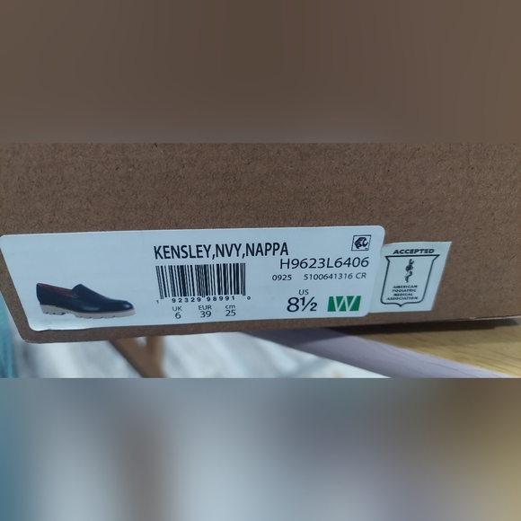 Vionic Loafers Size 8.5 - Picture 7 of 8